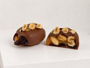 Фінік в шоколаді зі смаженим фундуком і солоною карамеллю, поштучно Berry Bar BBP01-102 фото