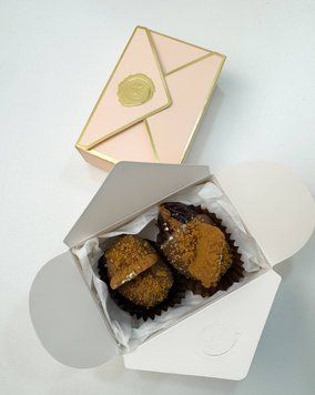 Міні подарунковий набір фініків в шоколаді 2 шт - з пастою Biscoff Lotus, молочний шоколад - Berry Bar BBP01-106 фото