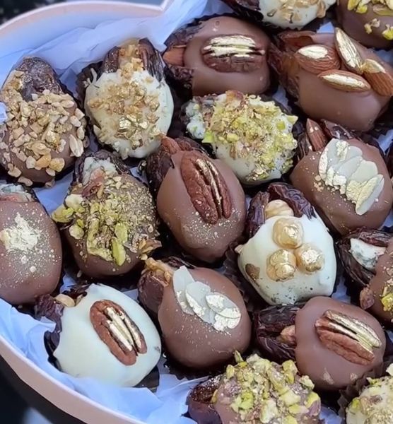 Финики в шоколаде - премиум набор сердце, коробка фиников с начинками 20 шт. Berry Bar BBP01-22 фото