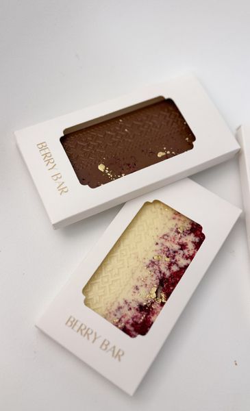 Шоколад с узором вышиванки - белый шоколад с сублимированной малиной - Berry Bar BBP01-117 фото